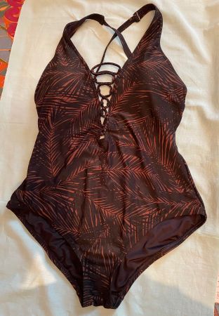 Maillot de bain décolleté à lacet