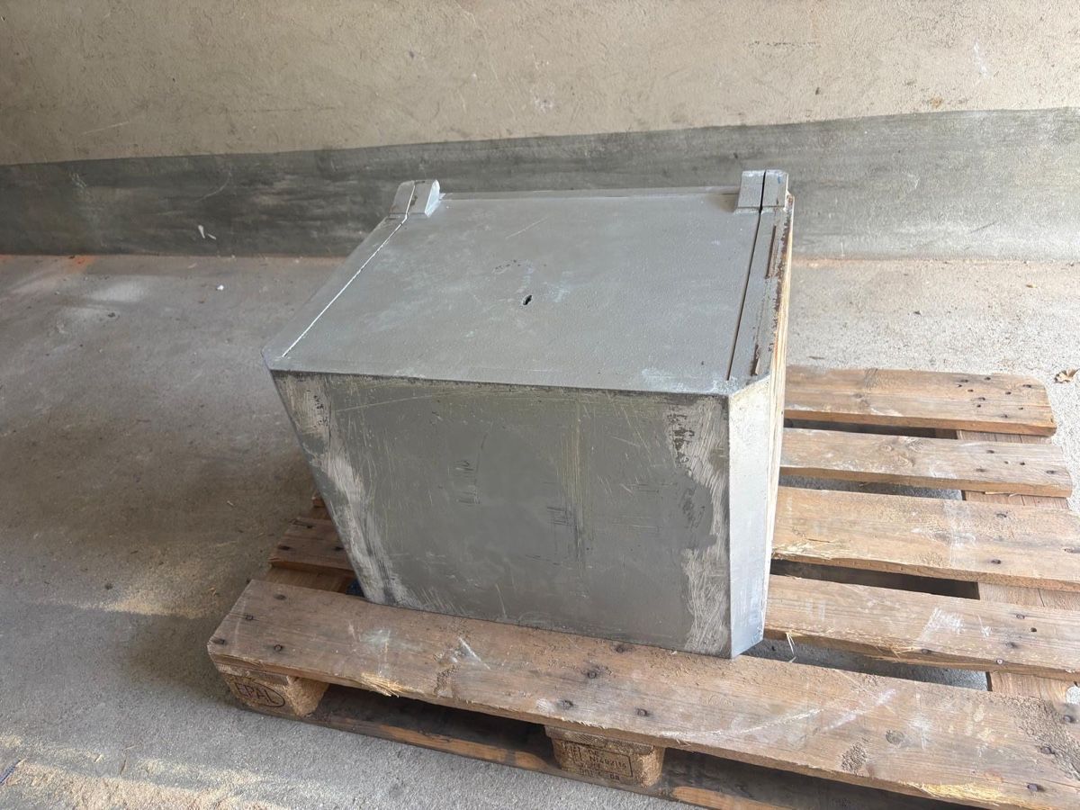 Tresor: Tresor Metall grau  – Gebraucht aus Grosswangen von cungibungi 2