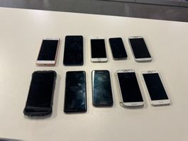 10 Smartphones im Paket