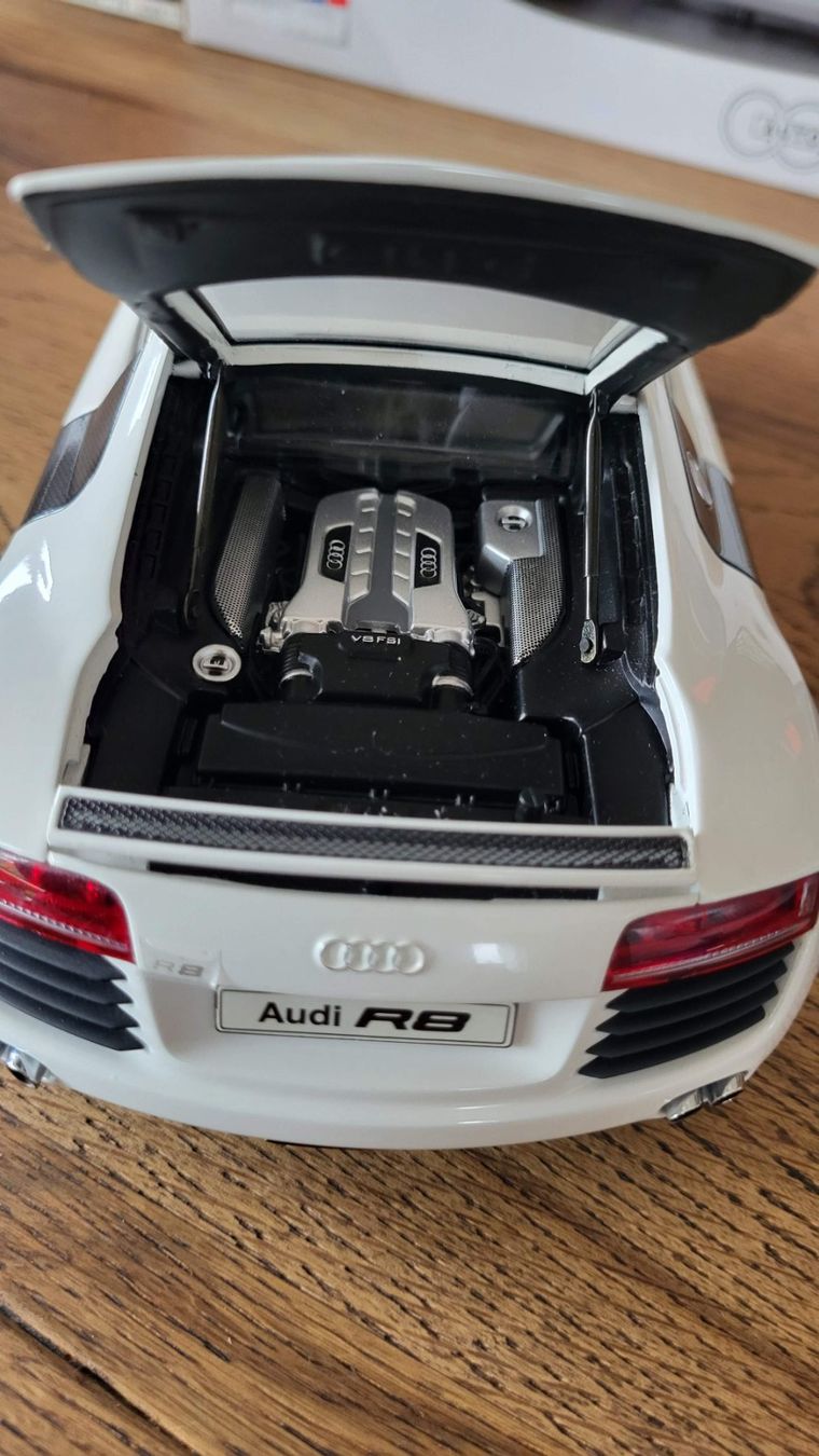 Kyosho Modellini d'auto: Audi R8 1:18 Kyosho – Usato da Rothrist venduto da Juana5 5