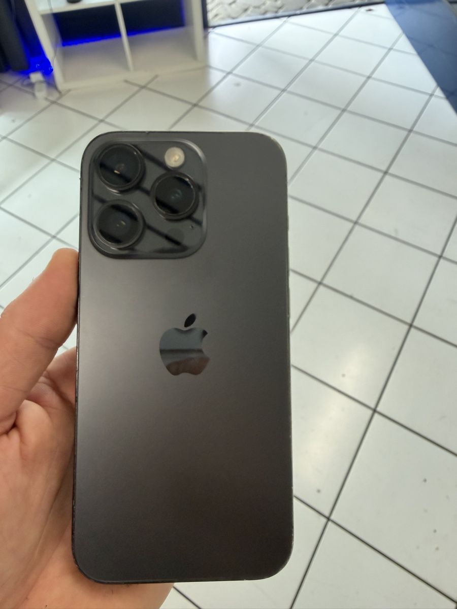 Apple Handys / Smartphones: iPhone 15 pro - 256go  – Gebraucht aus Yverdon-les-Bains von ame_7f2x