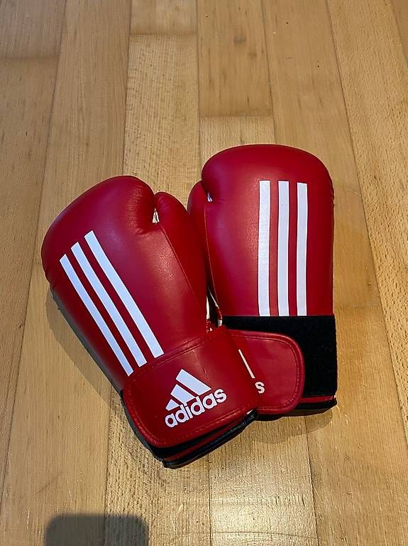 Handschuhe & Handstulpen: Adidas Boxhandschuhe rot – Gebraucht aus Gutenswil von Benist89