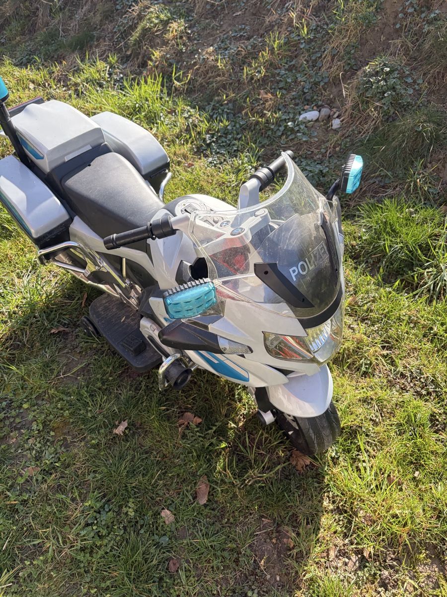 BMW Fahrzeuge für Kinder: Kinder Polizei Motorrad BMW weiss gebraucht – Gebraucht aus Rorbas von Flavia1988 1