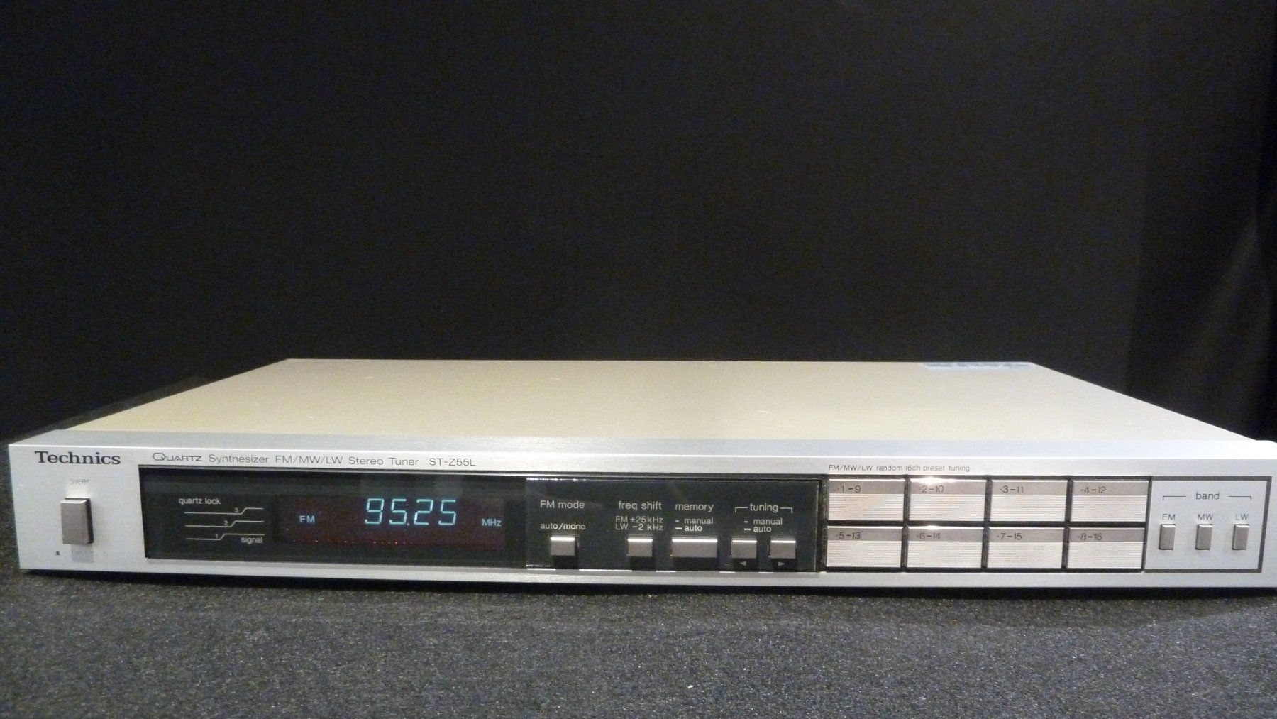 Technics Radios: Technics Tuner ST-Z55L Quartz – D'occasion à Würenlingen par Schneiderhifi
