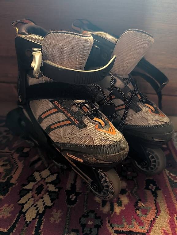 Pattini in linea & Pattini a rotelle: Microblade verstellbare Inlineskates 29-34 – Usato da Effretikon venduto da swissmaggiemoo72