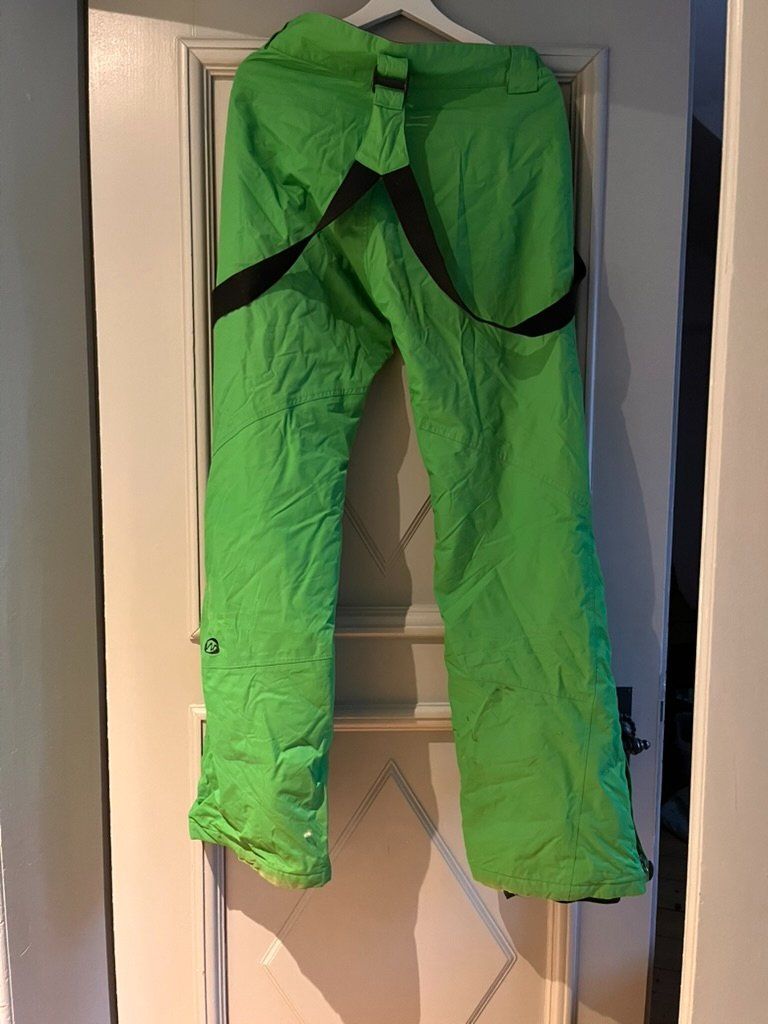 Pantaloni: Skihose grün Grösse 176 – Usato da Chur venduto da _flo19_ 1