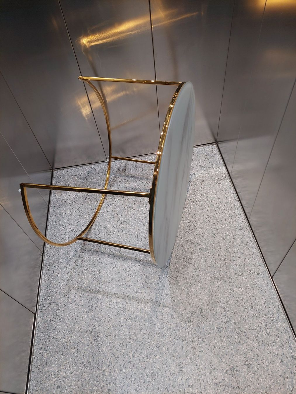Tavoli: Table basse de salon ( très chique).💥 – Usato da Muri b. Bern venduto da lilinounou 4