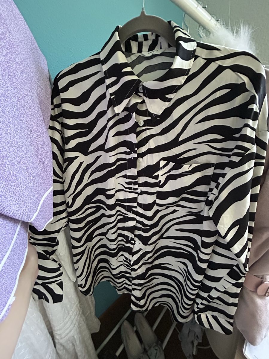 Camicette: Zebra Print Shirt – Nuovo (secondo la descrizione) da Zürich venduto da Mmmico