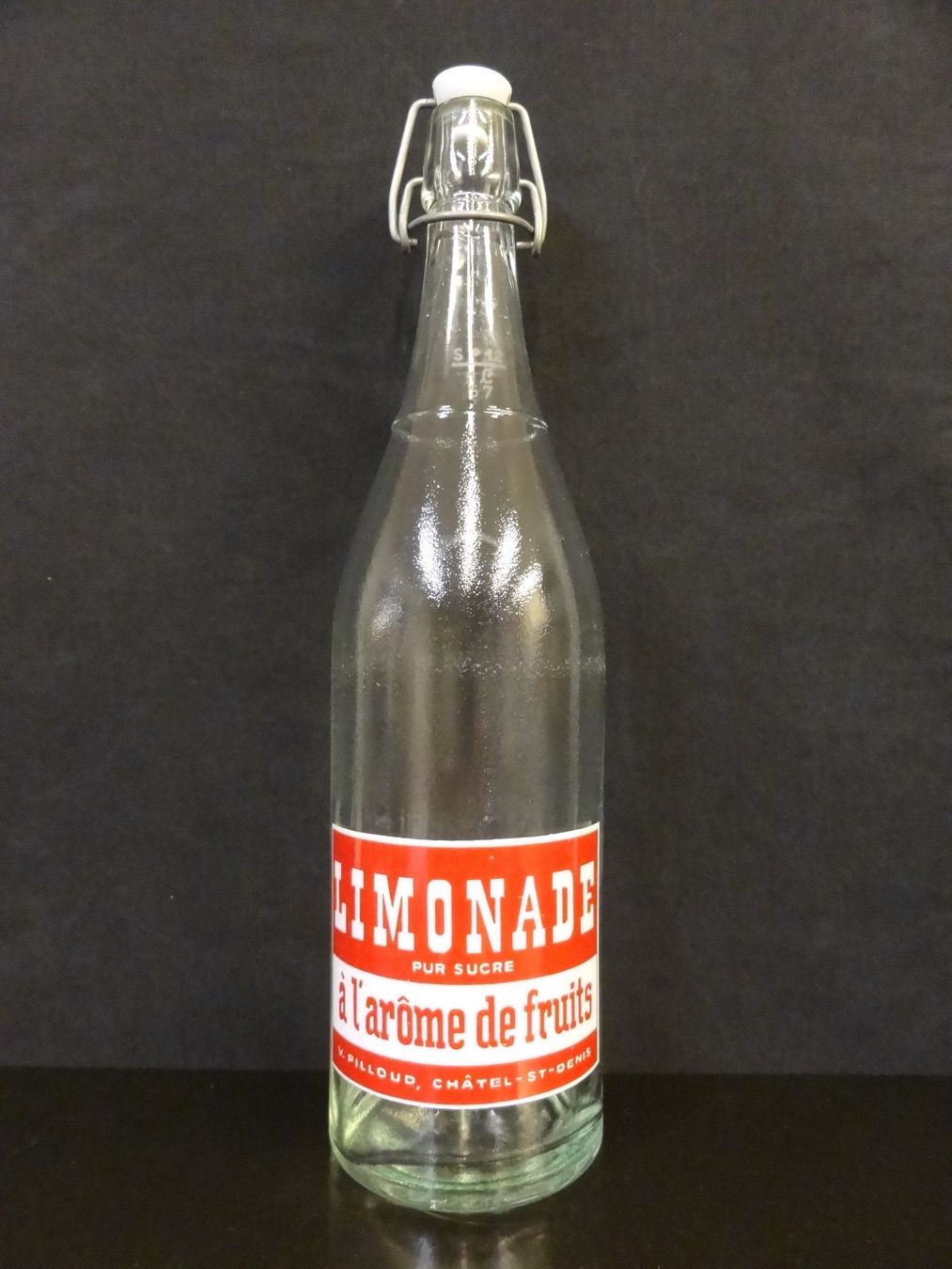 Gläser, Krüge & Flaschen: Flasche LIMONADE PUR SUCRE V. PILLOUD CHÂTEL-ST-DENIS 1957 – Gebraucht aus Kerzers von Flaschenposten 1
