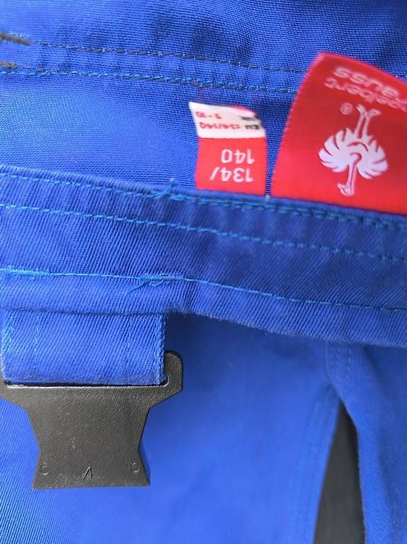 Pantaloni: Kinderlatzhosen – Usato da Walliswil-Nbipp venduto da australien2007 1