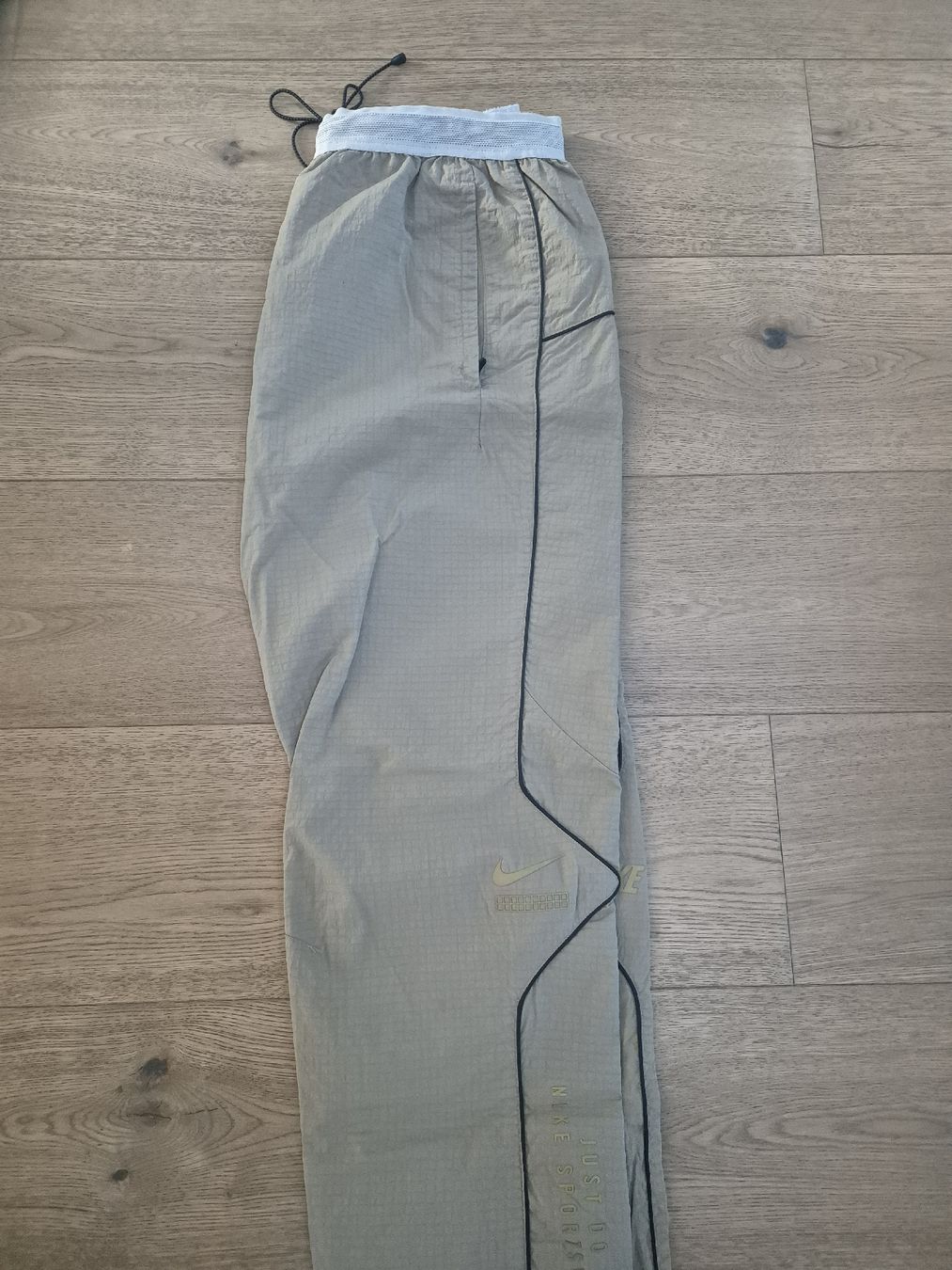 Nike Pantaloni: Nike Trainerhose / Trackpants / Trainerhose / Nike – Nuovo (secondo la descrizione) da Wimmis venduto da ste_z8nb 3