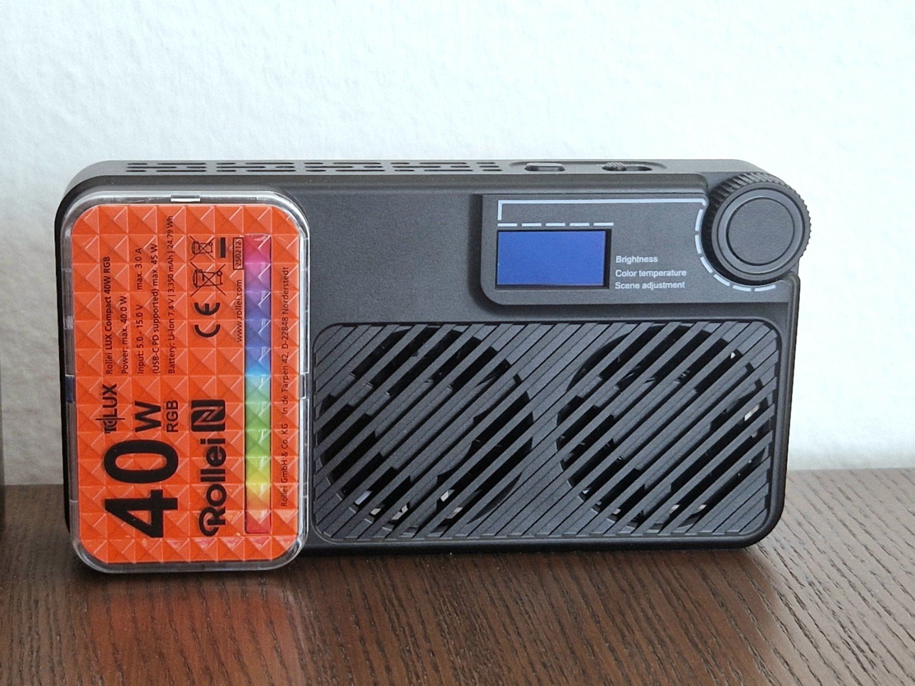 Rollei Lampade: Rollei Lux compact 40W RGB Dauerlicht mit Originalverpackung – Usato da Wädenswil venduto da greengenesis 1