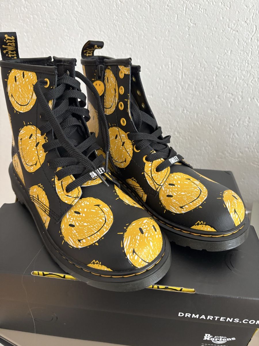 Dr. Martens Scarpe da uomo: Dr.Martens x Smiley Boots Grösse 36 – Nuovo e nell'imballaggio originale da Boniswil venduto da Biancaneve91