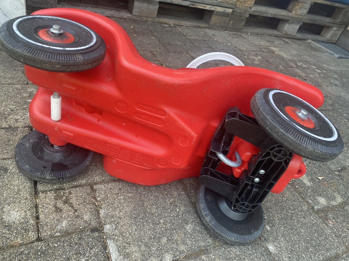 Veicoli per bambini: Rotes Bobby-Car für Kinder – Usato da St. Gallen venduto da Msgoethe 2