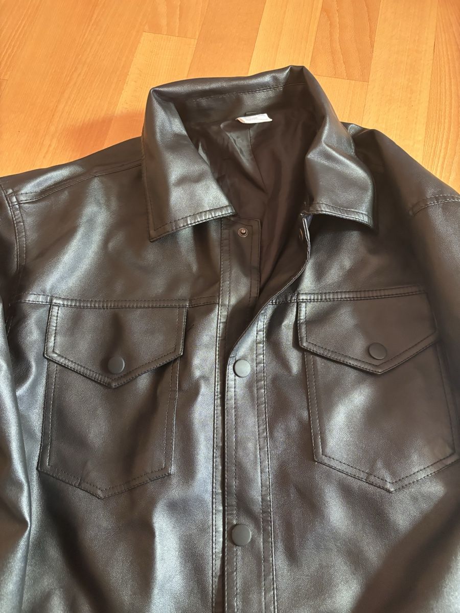Jacken: Faux leather Jacket – Gebraucht aus Chexbres von doe_xns6 1