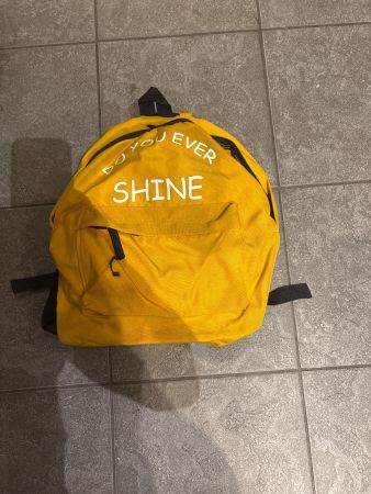 Stylischer Rucksack "Do you ever Shine" gelb