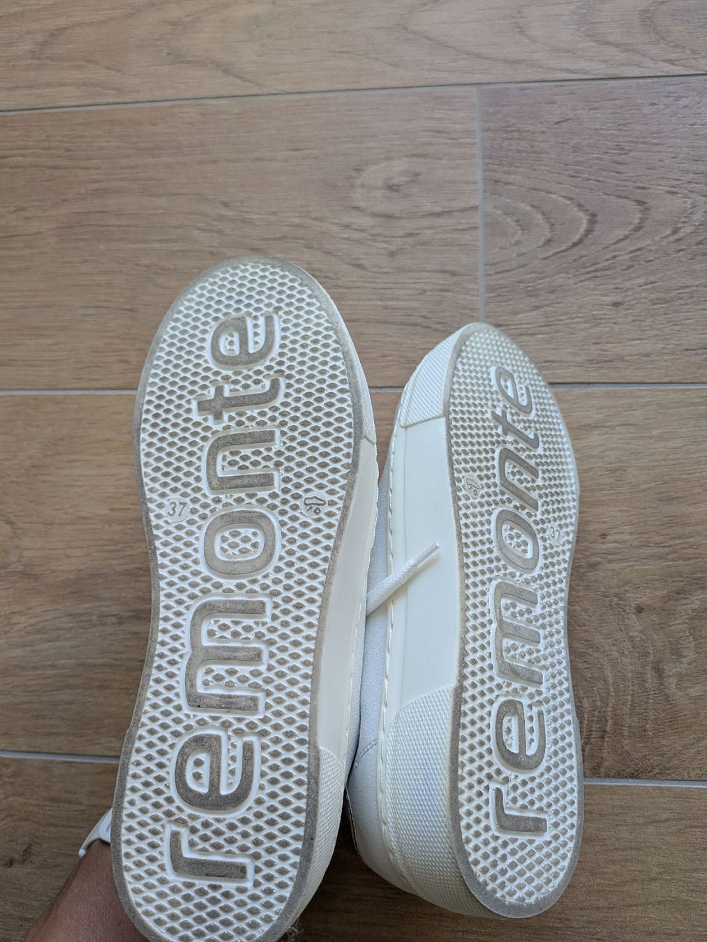 Scarpe da donna: Remonte Soft Turnschuh weiss – Usato da Eschenbach SG venduto da SanFranciscoCalifornia 4