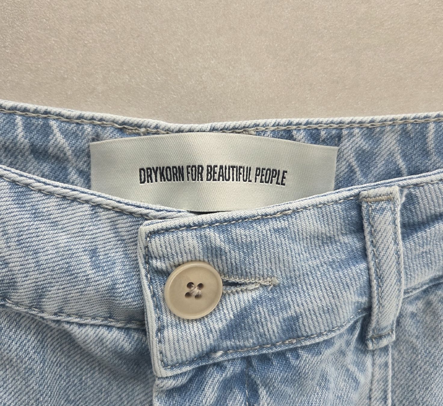 Drykorn Jeans: NEU Drykorn Jeans, hellblau, 27/34 – Nuovo (secondo la descrizione) da Au ZH venduto da tis_8fmn 3