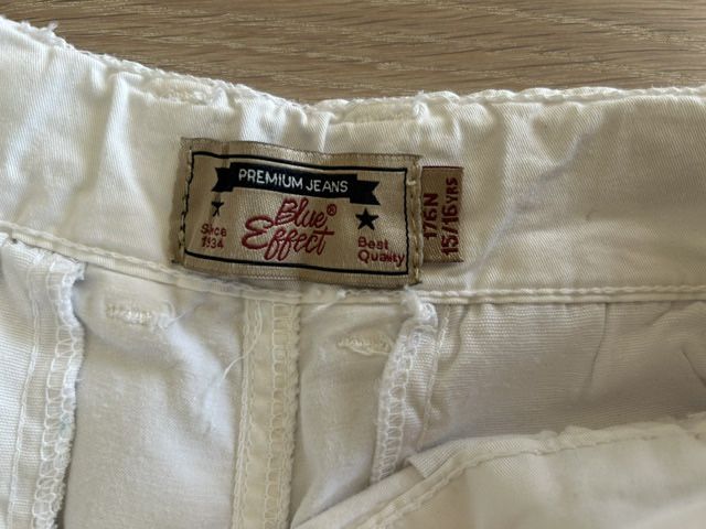 Pantaloni: Weisse Blue Effect Shorts – Usato da Oberentfelden venduto da KAL_EL 2