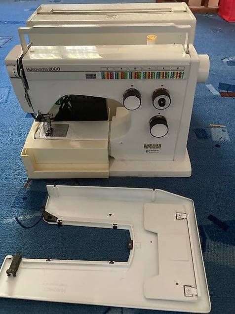 Machines à coudre: Nähmaschine Husqvarna – D'occasion à Gampelen par rol_r2hn
