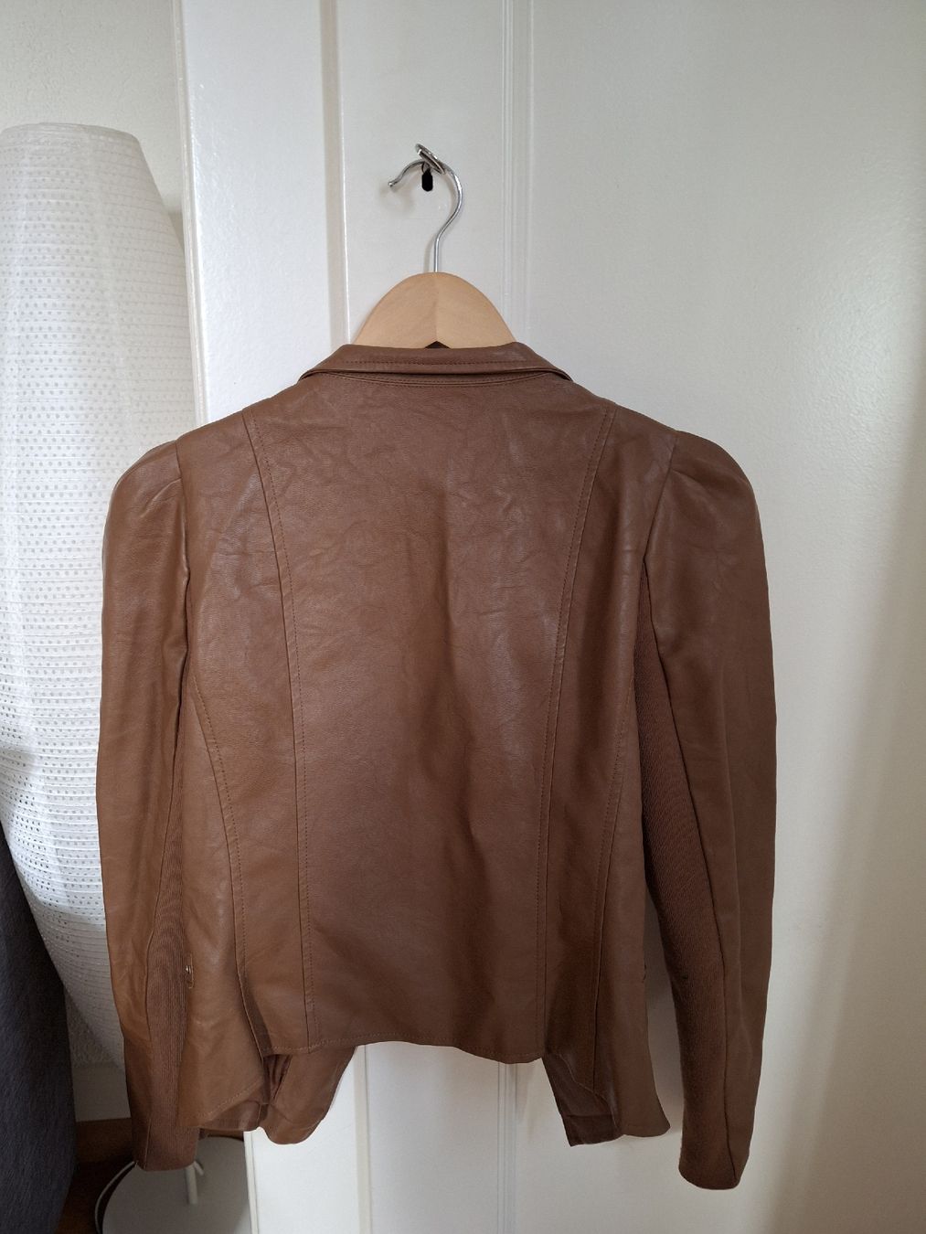 Zebra Giacche: Blazer en simili cuir brun Zébra XS – Usato da Lausanne venduto da Cognitia 2