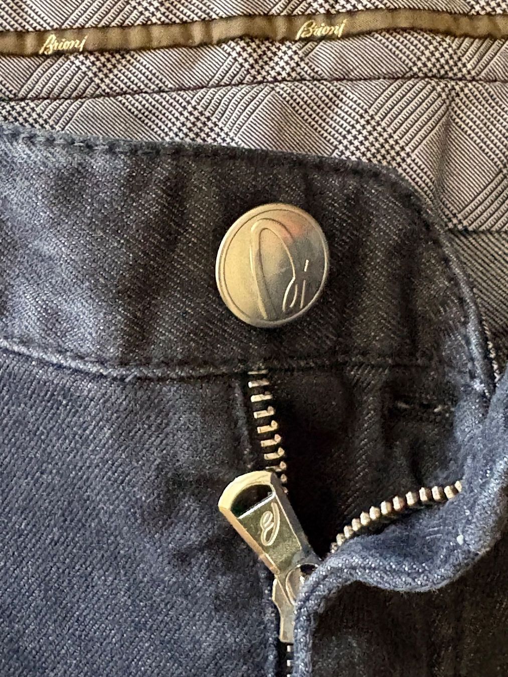 Brioni Jeans: Brioni Jeans Gr. 55 (L) – Usato da Arzier-Le Muids venduto da Pharmland 1