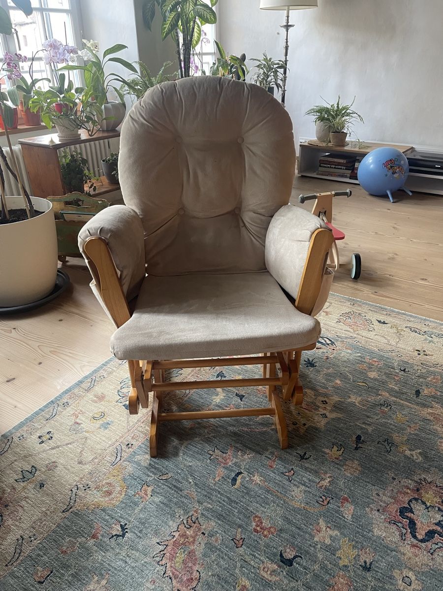 Poltrone: Gemütlicher Gliding Chair mit Gliding Hocker – Usato da Sursee venduto da evelinesuter1 4