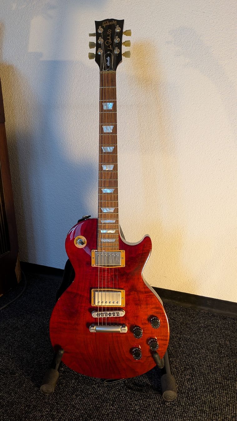 Gibson Instruments de musique: Les Paul Studio Wine Red (2016) inkl. Case – D'occasion à Zürich par Ge8 1