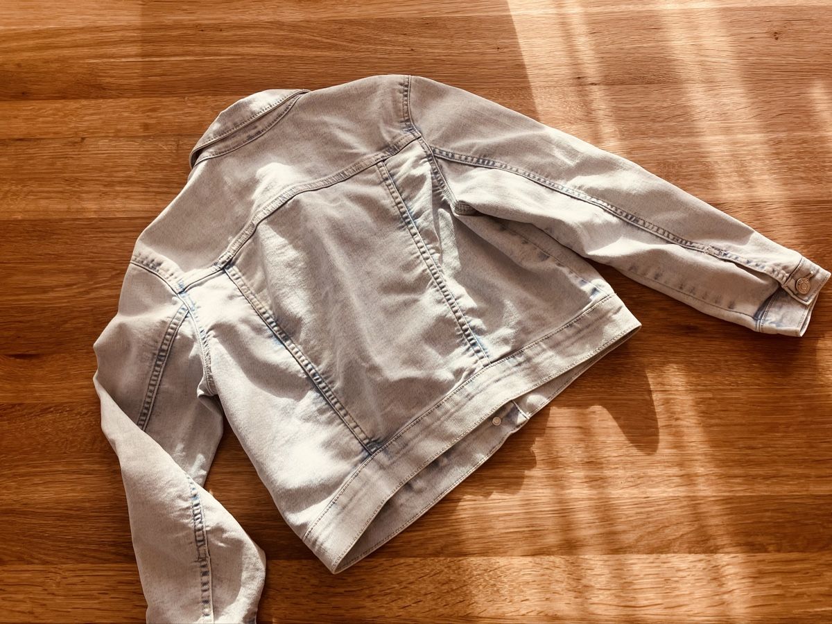 H&M Giacche & Cappotti: Jeansjacke H&M Gr. 140 – Usato da Wattenwil venduto da blackburry3025 2