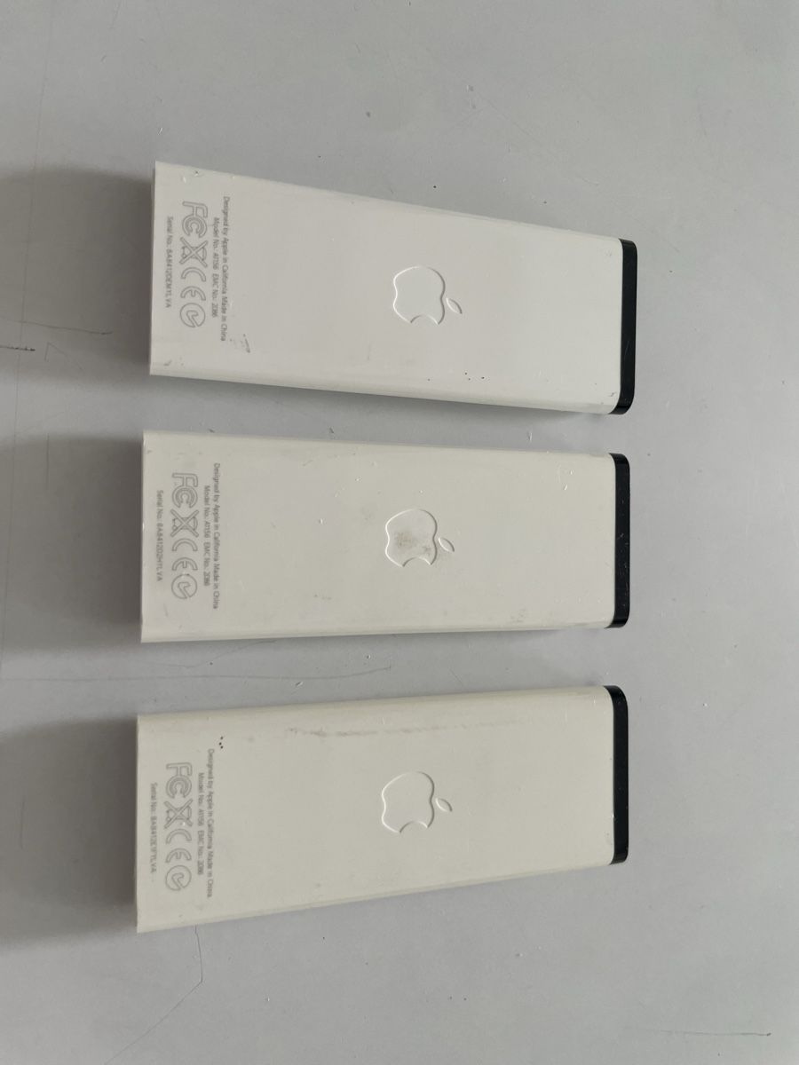 Apple Telecomandi: Apple Remote Fernbedienungen 3Stk – Usato da Basel venduto da car_bgg7 1