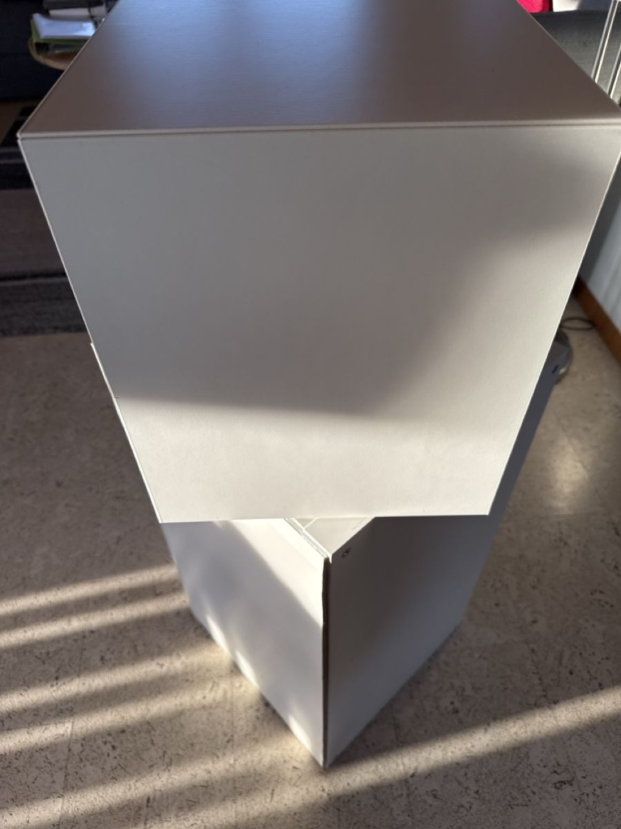 Scaffali: Ikea Eket weiss mit Tür – Usato da Niederhünigen venduto da man_7ybw 2