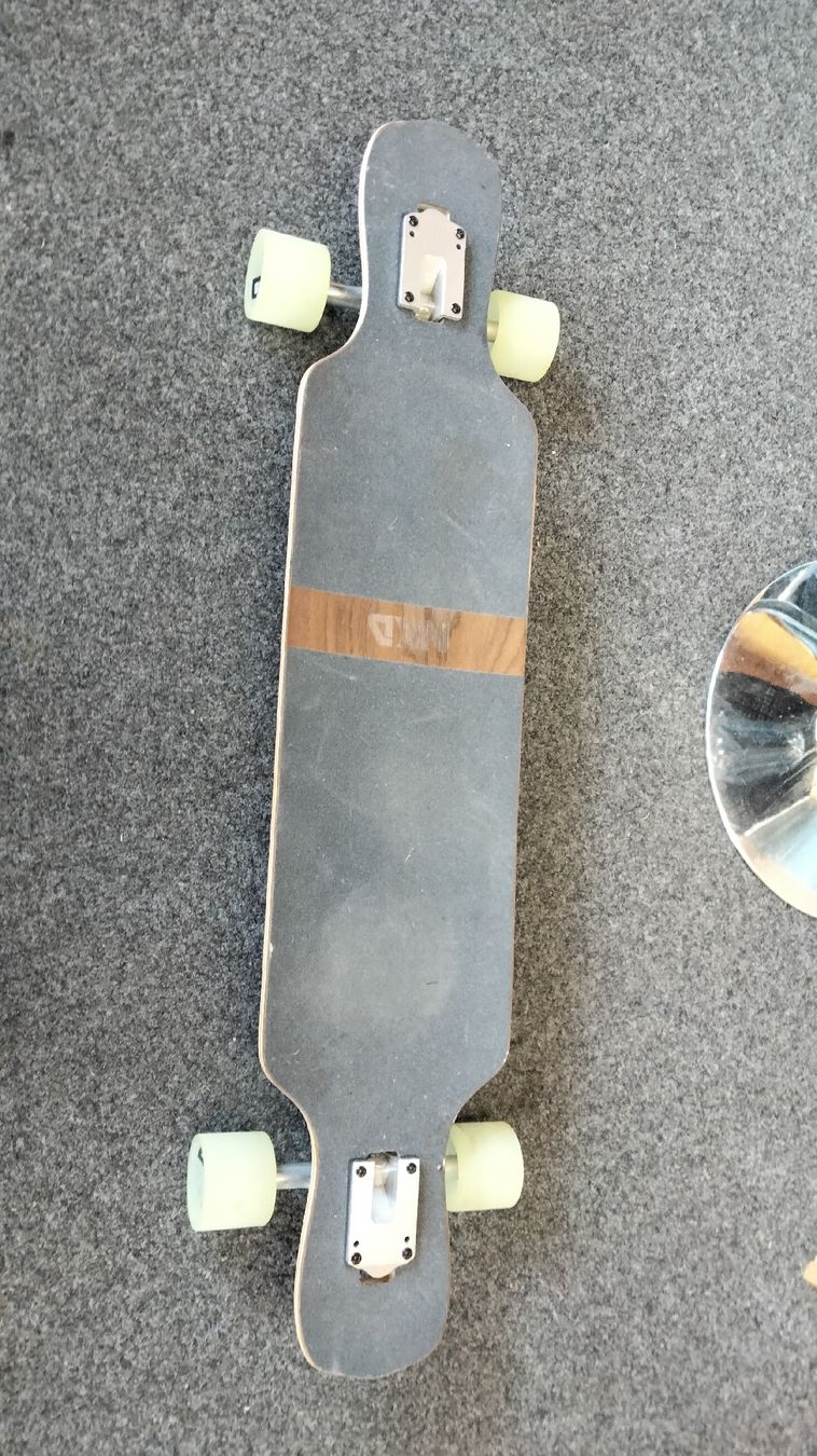 Skateboards: Longboard und Helm – Nuovo (secondo la descrizione) da Roggwil BE venduto da bahn75 1