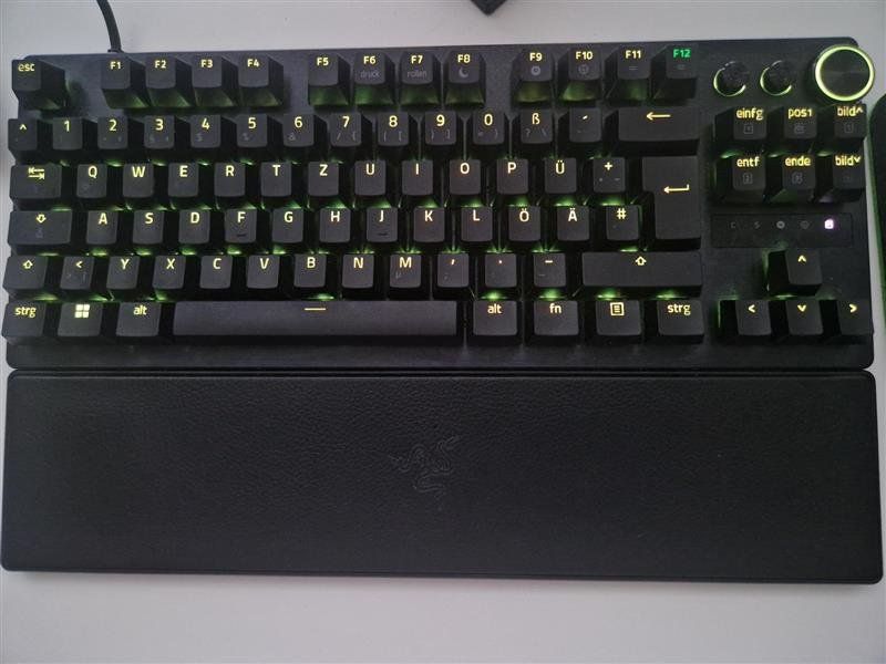 Razer Tastiere: Razer Hunstman v3 pro TKL – Usato da Gurmels venduto da M4ZEN
