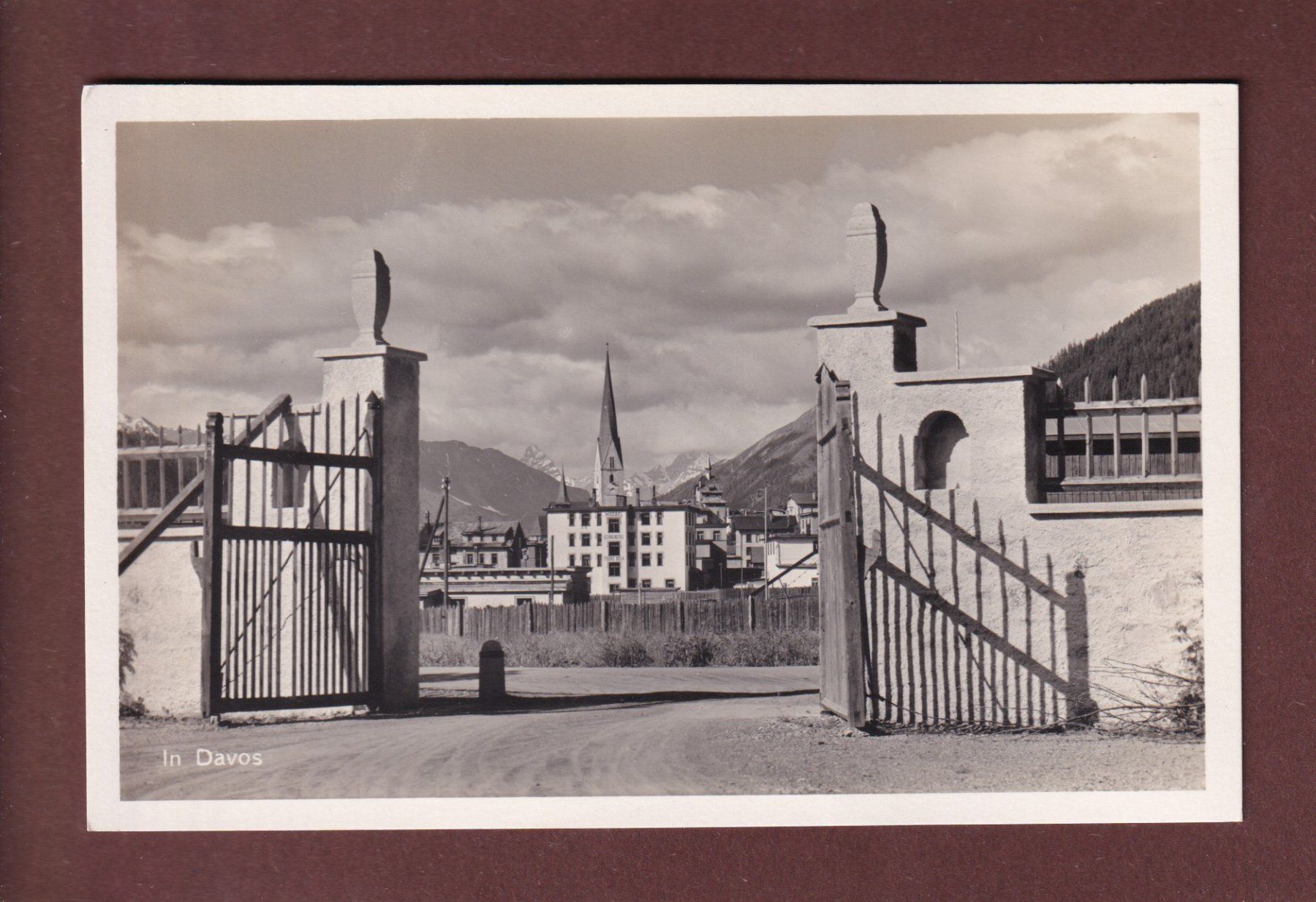 Cartes postales: In DAVOS – D'occasion à Pully par nicecards-shop