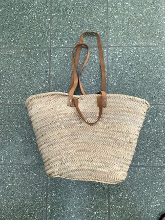 Schöne Korbtasche mit Ledergriff - ideal für den Sommer!
