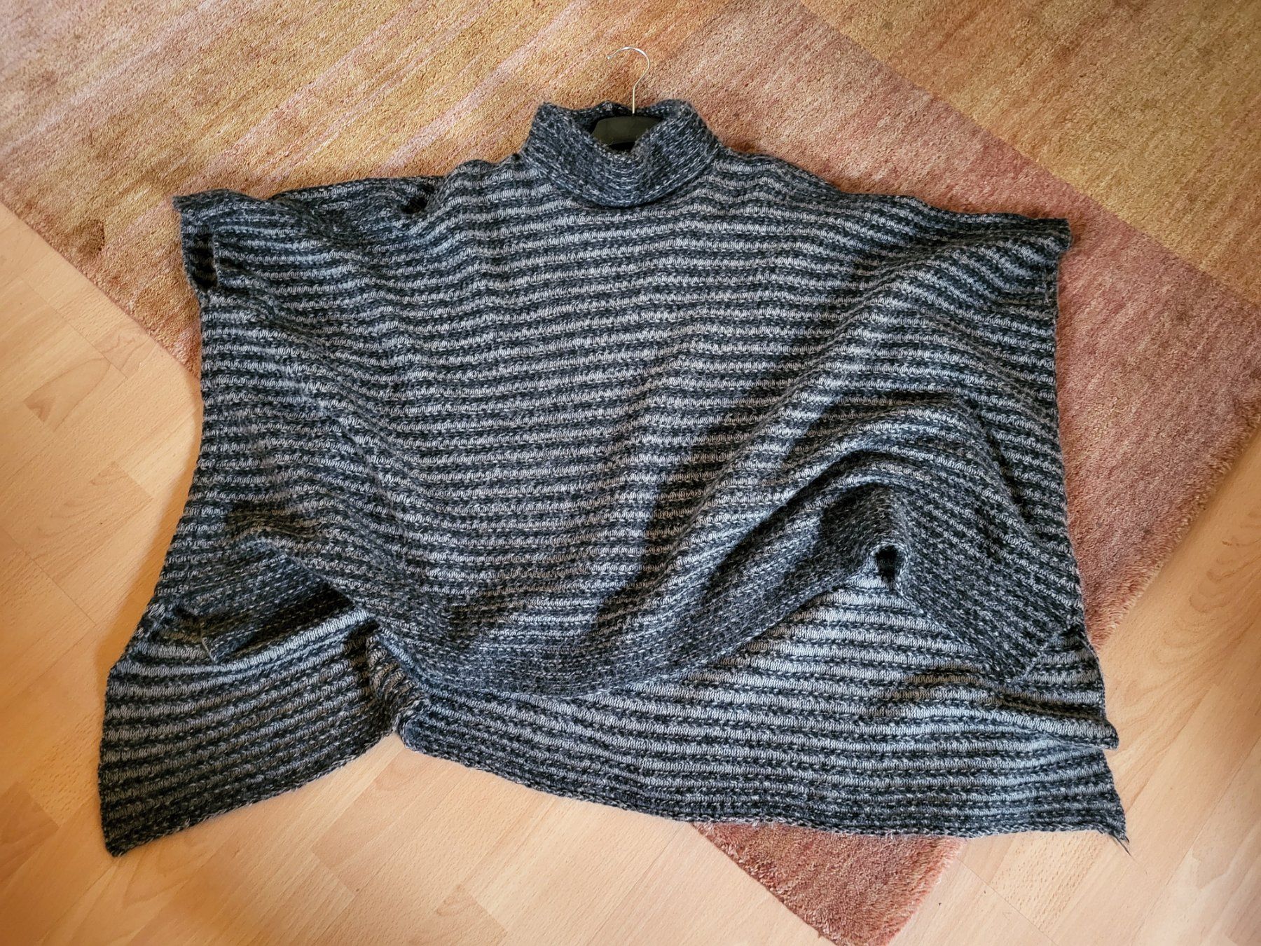Zara Altro in Moda donna: Umhang/Poncho/Cape – Usato da Matt venduto da Pippilotta05 1