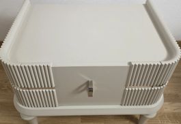 2 Stk Nachtkonsole in Creme – Einzigartiges Design