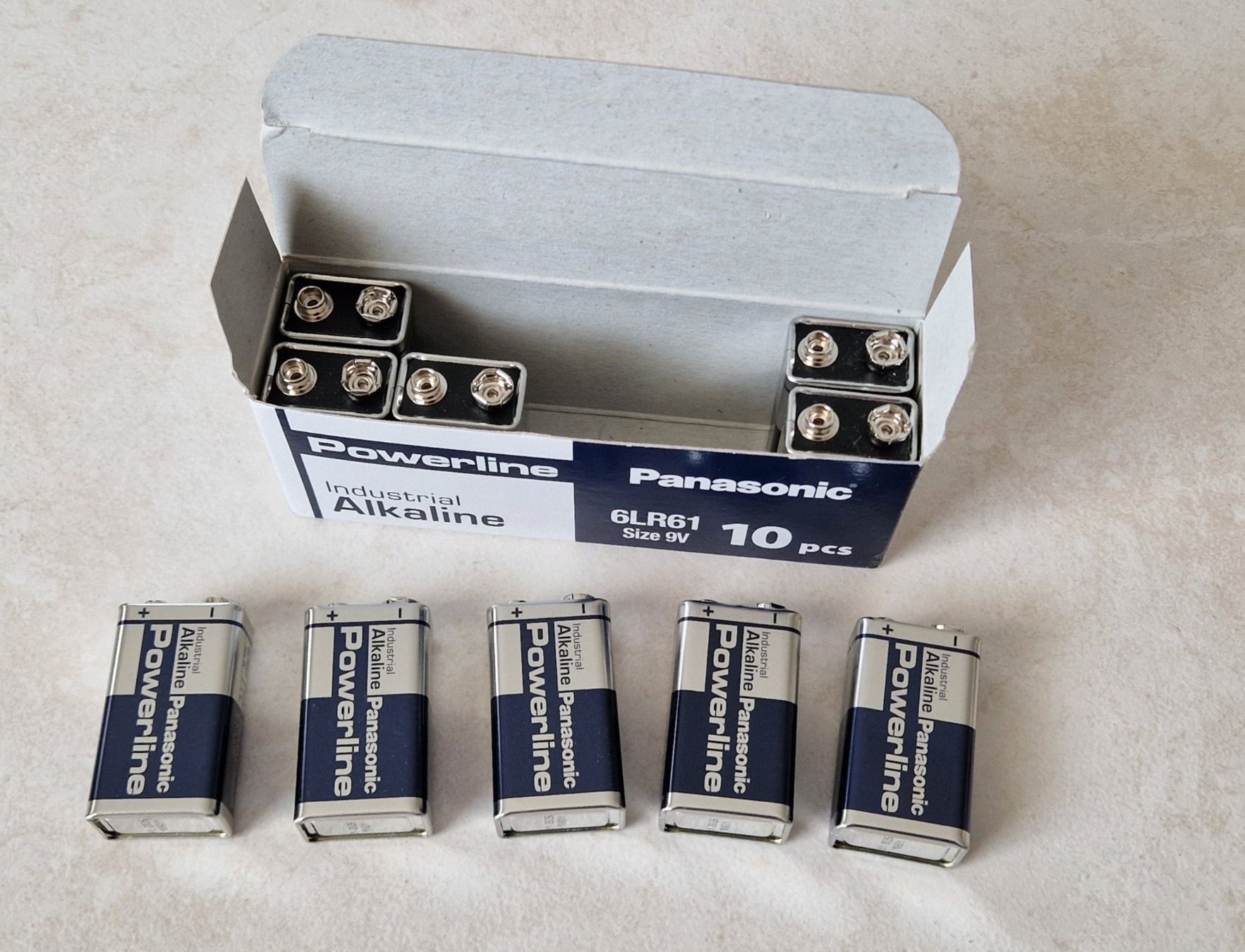 Panasonic Caricatori & Batterie: ***** 1x Panasonic batterie 9V, 6LR61 – Nuovo e nell'imballaggio originale da Villaz-St-Pierre venduto da Ubid 1