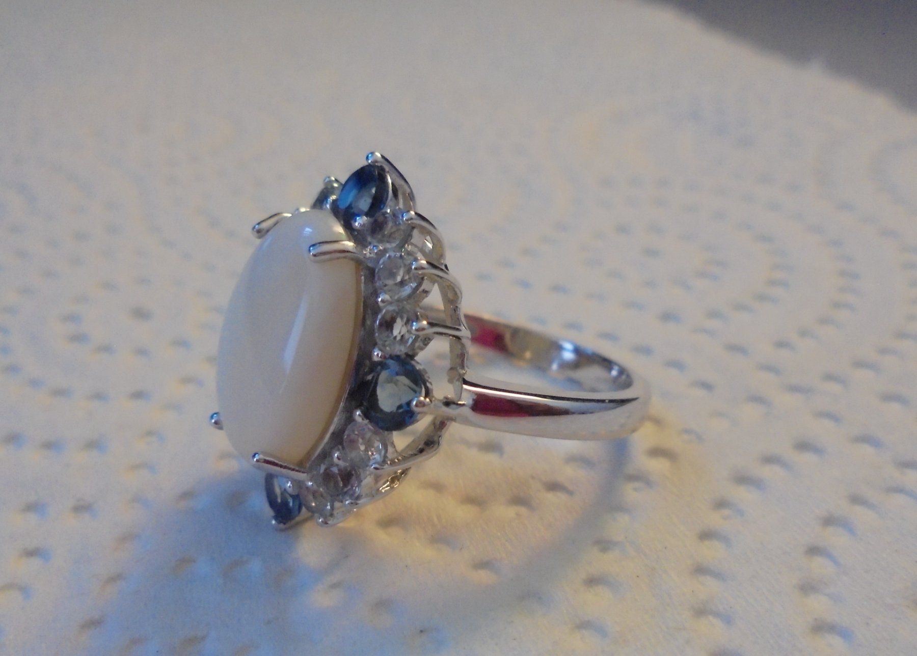 Anelli: Echtschmuck: Weisser Opal-Silberring 17/53 – Nuovo (secondo la descrizione) da Zuchwil venduto da maumauchi 7