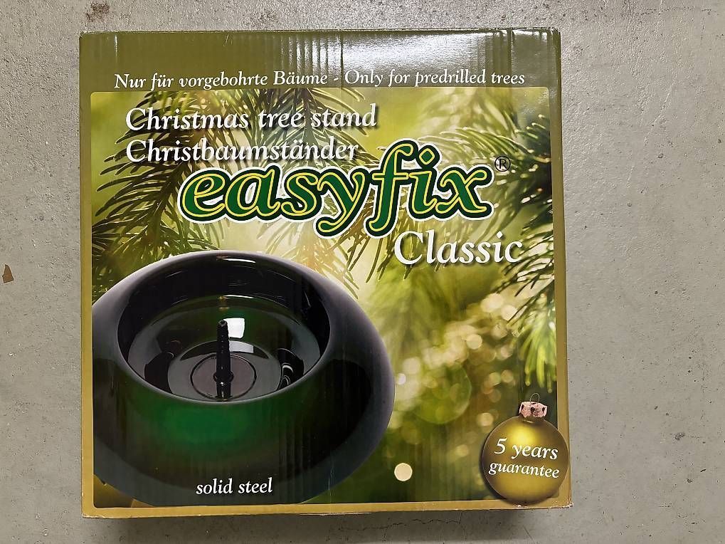 Christbaumständer: Christbaumständer – Gebraucht aus Ebikon von bookworm79