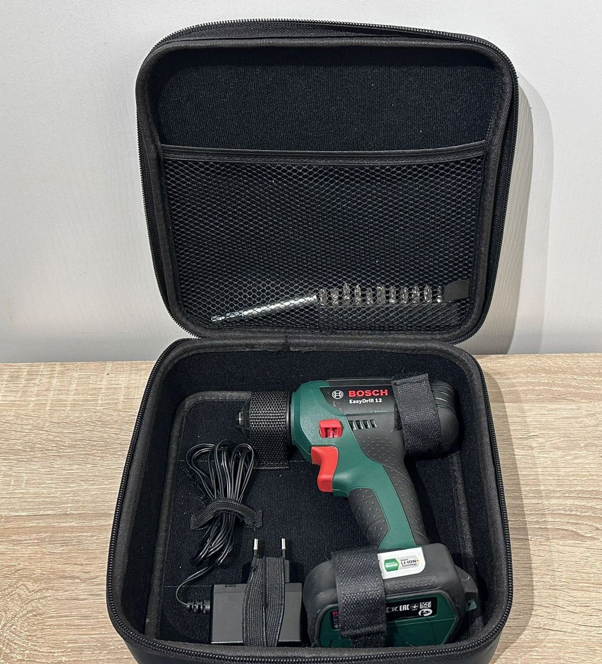 Bosch Trapani: Bosch Akkubohrschrauber EasyDrill 12 mit Koffer – Usato da winterthur venduto da Ricardorounen 1
