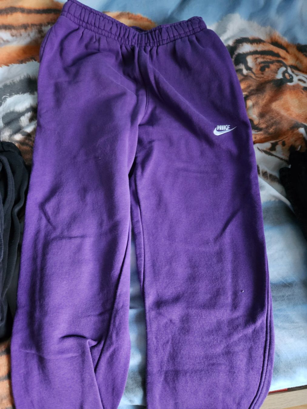 Pantaloni: Jogging Nike violet – bon état – Nuovo (secondo la descrizione) da Ferpicloz venduto da Olivier_Jut