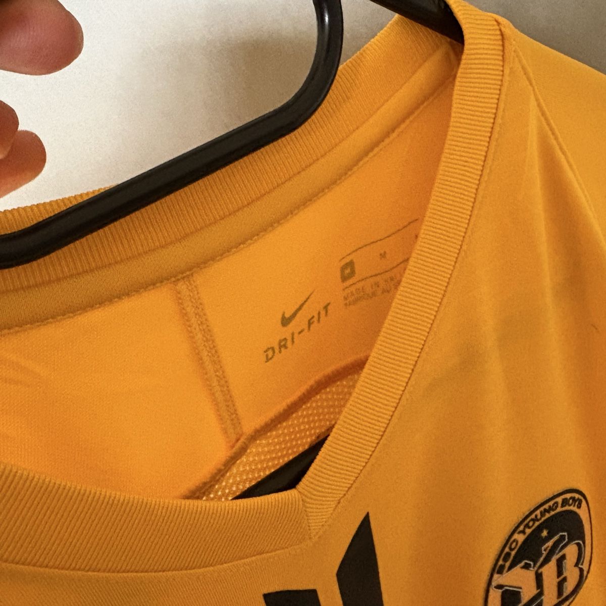 Nike Canottiere & Pantaloni: Bsc Young Boys Trikot Nike – Usato da Winterthur venduto da LaBodega 4