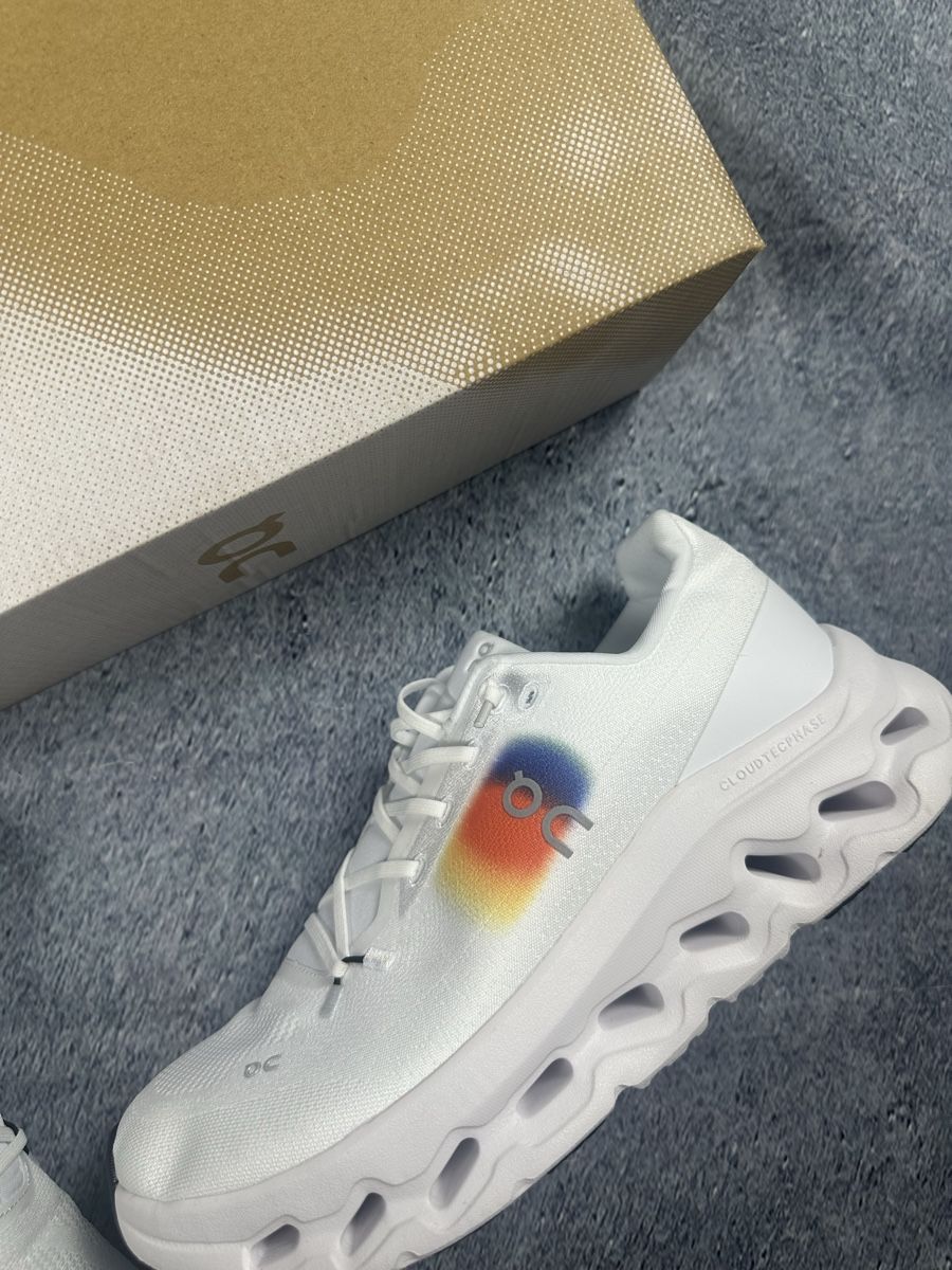 On Scarpe da uomo: On Cloud, Grösse 43, Weiss, neu – Nuovo (secondo la descrizione) da Luzern venduto da kim221080 1