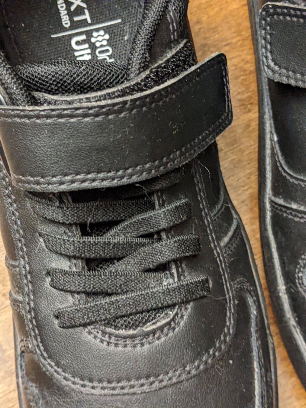 Next Scarpe per ragazzi: Sneaker schwarz Schuhgrösse 35,5 – Nuovo (secondo la descrizione) da Bolligen venduto da Goratz 2