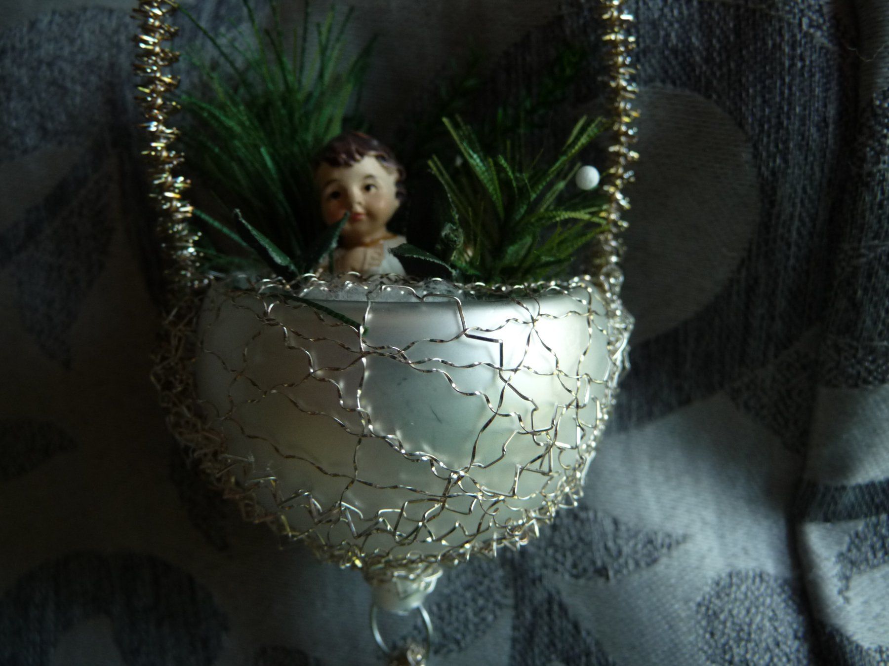 Alle Dekorationen: Nostalgischer Christbaumschmuck Körbchen mit Christkind – Neu und originalverpackt aus Alpnach Dorf von marvo 4