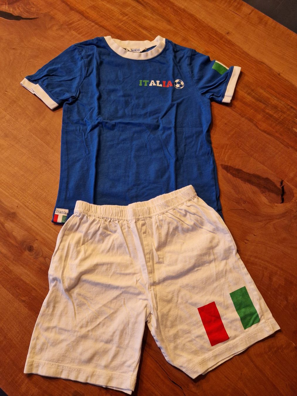 Trainer, Turnhosen & -trikots: Trikot & Hose ITALIA 122 – Gebraucht aus Giswil von monimaus08