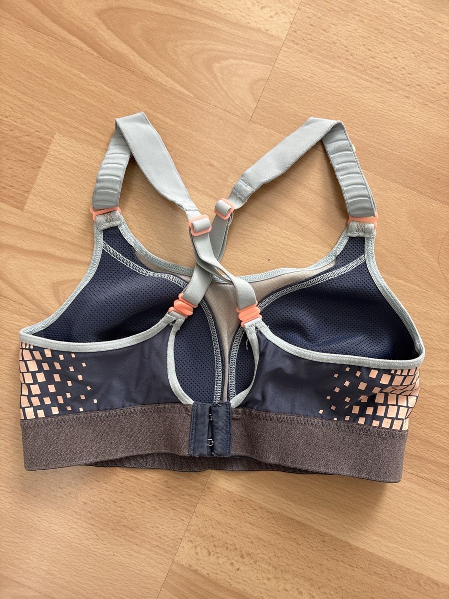 Triumph Altra biancheria intima: Triaction Extreme lite Sport BH Set, Grösse 70B – Usato da Müntschemier venduto da Karola1986 2