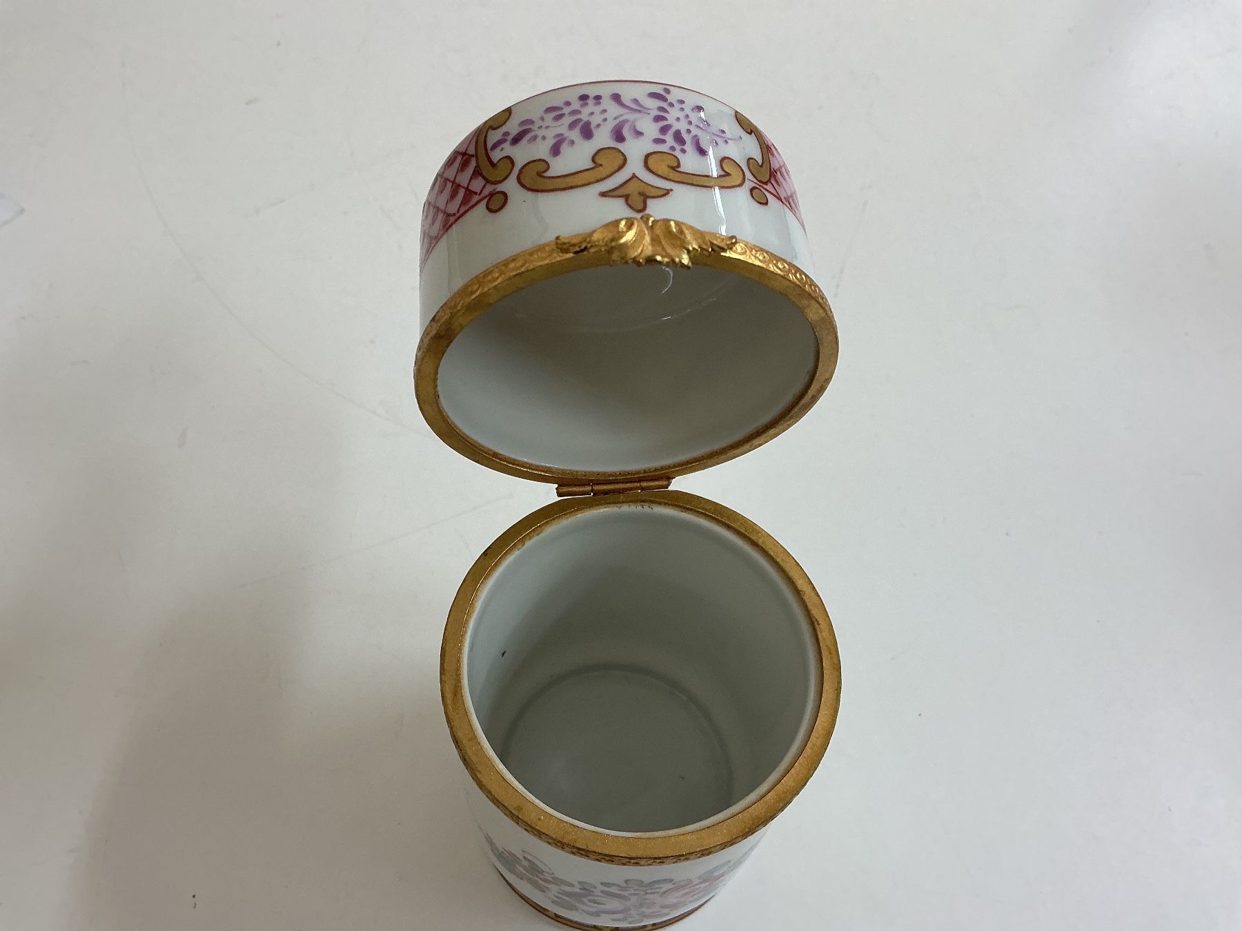 Tutte le decorazioni: Porzellan Dose – Usato da Bern venduto da vielerart 4