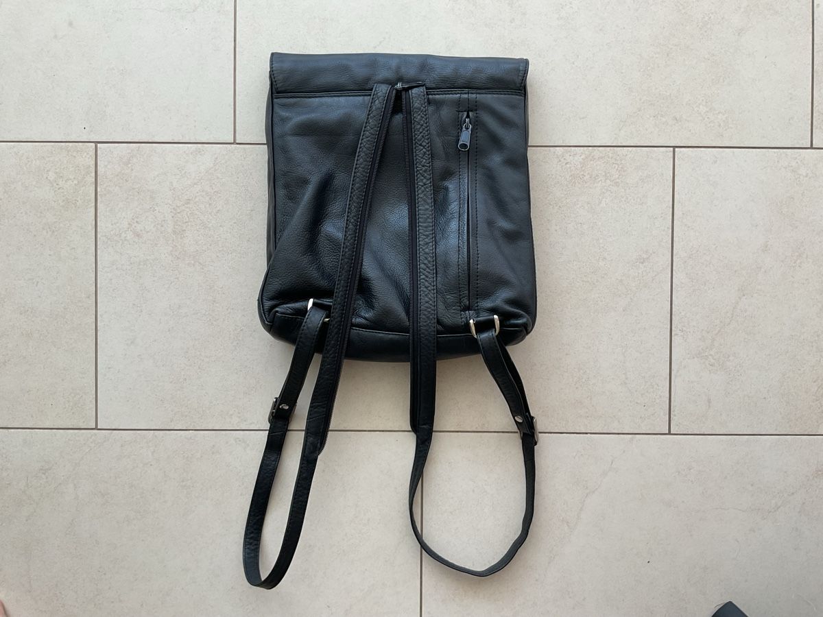 Zaini: Kleiner Leder Rucksack 27 x 26 – Usato da Oberwil BL venduto da cca_tj2n 1